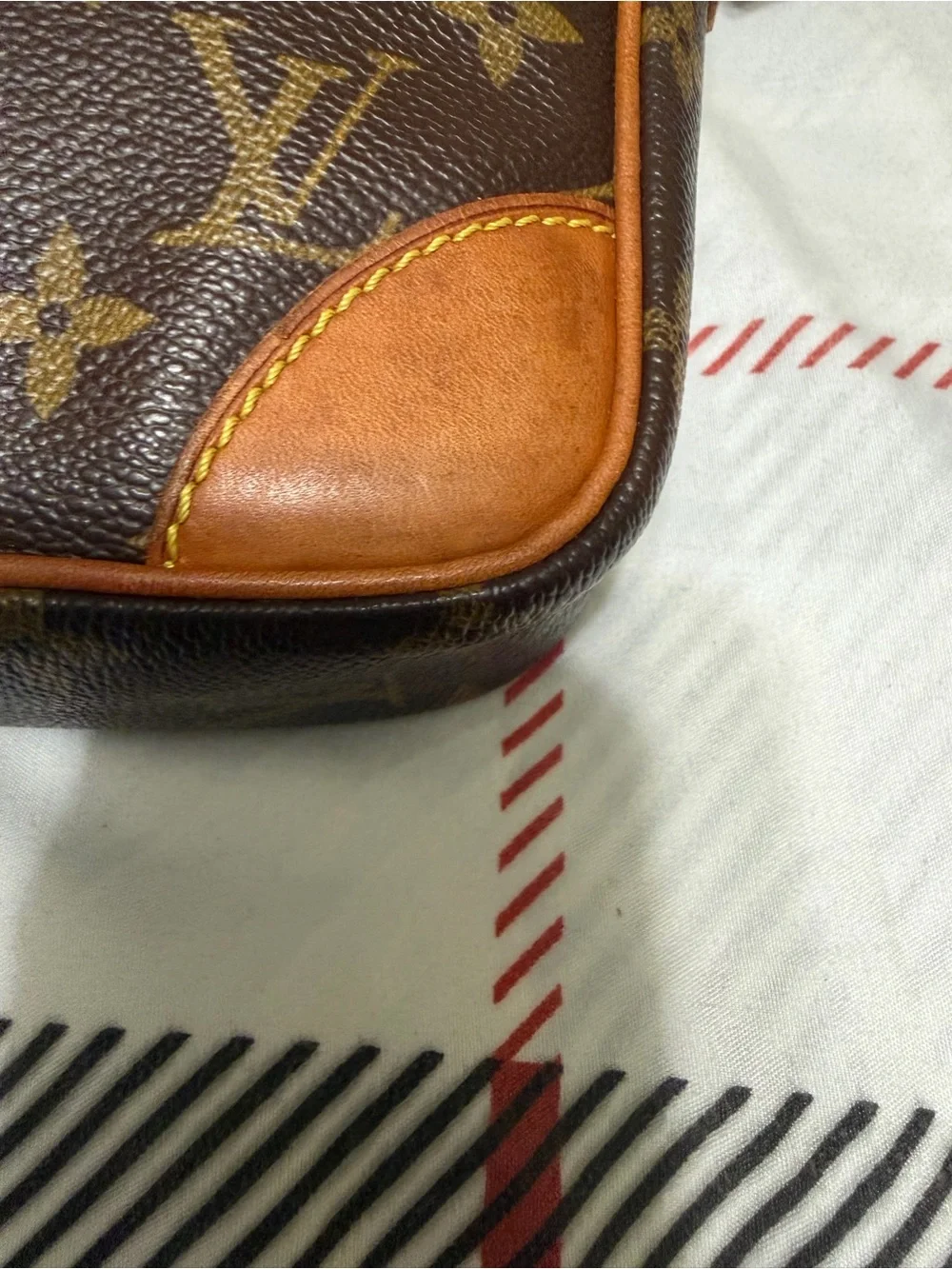 Louis Vuitton Monogram Canvas Small Messenger Bag .